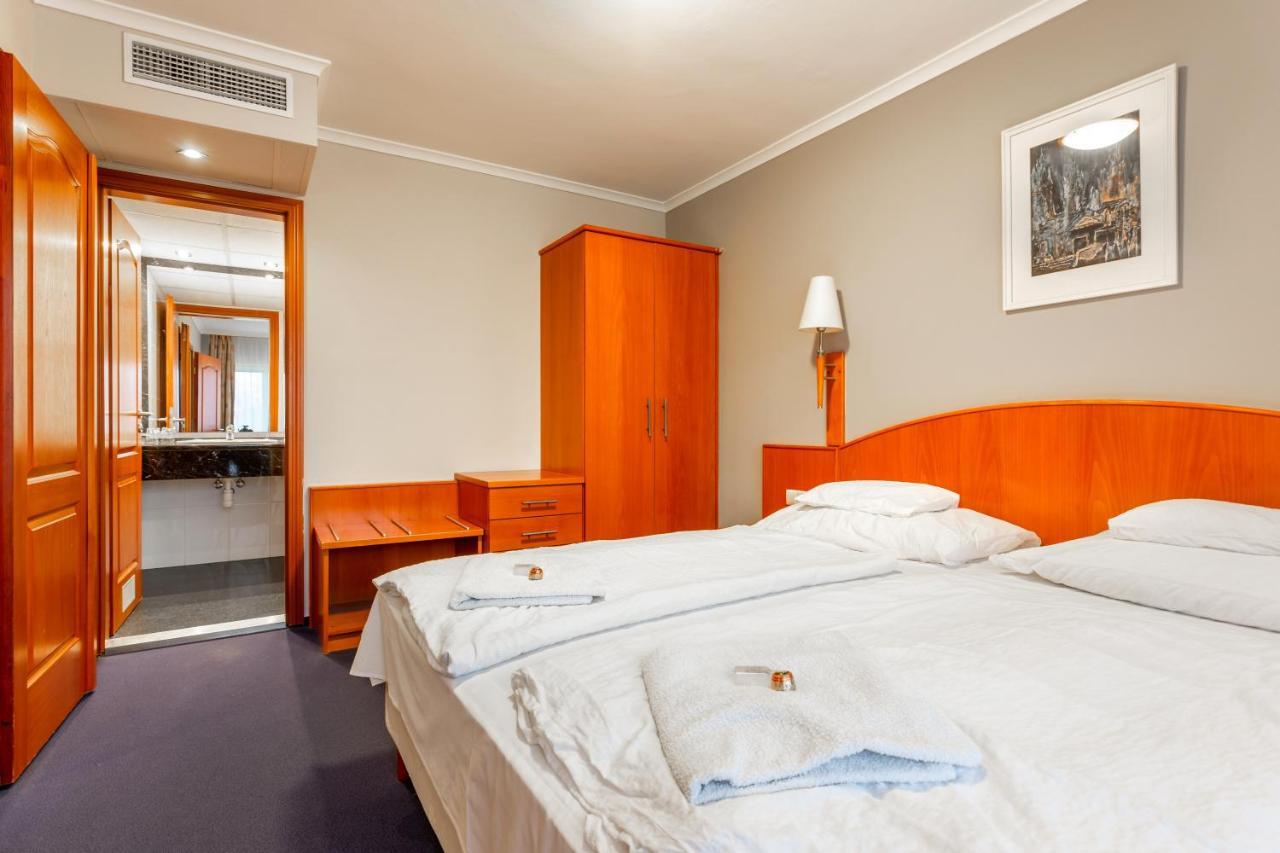 Szonyi Garden Hotel Pest Budapest Bagian luar foto