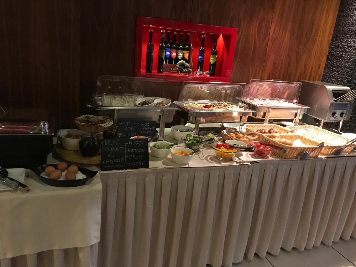 Szonyi Garden Hotel Pest Budapest Bagian luar foto